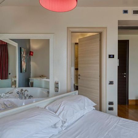Hotel Fiera Di Brescia Exteriör bild
