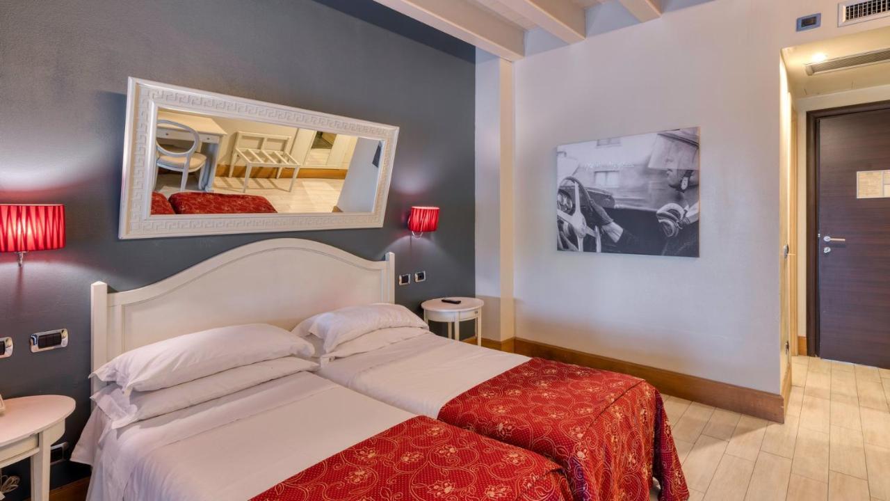Hotel Fiera Di Brescia Exteriör bild