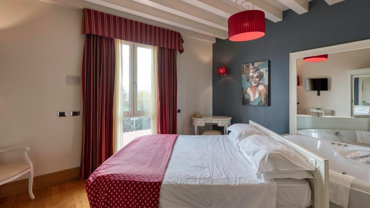 Hotel Fiera Di Brescia Exteriör bild