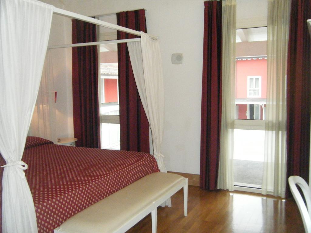 Hotel Fiera Di Brescia Exteriör bild
