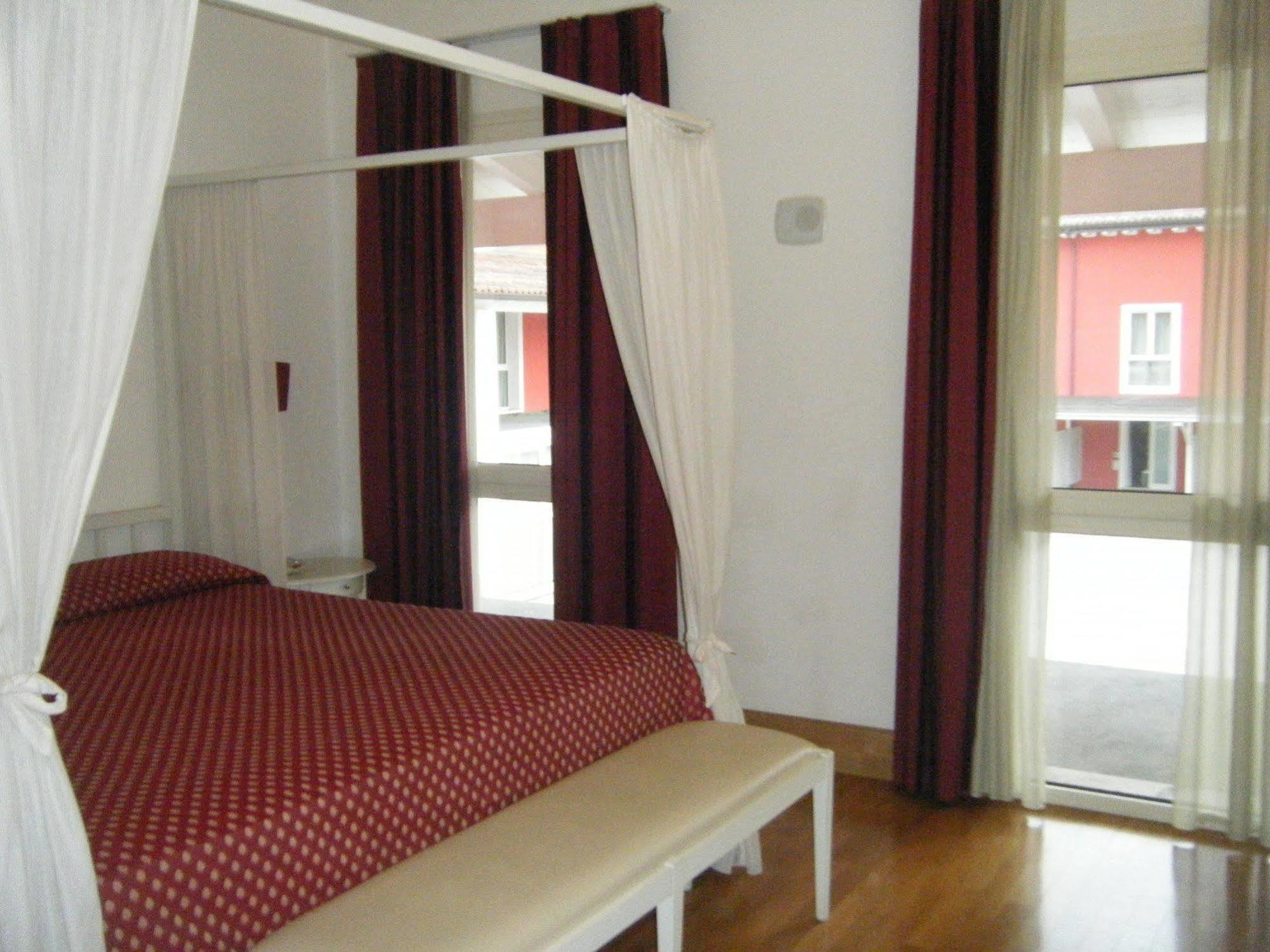Hotel Fiera Di Brescia Exteriör bild